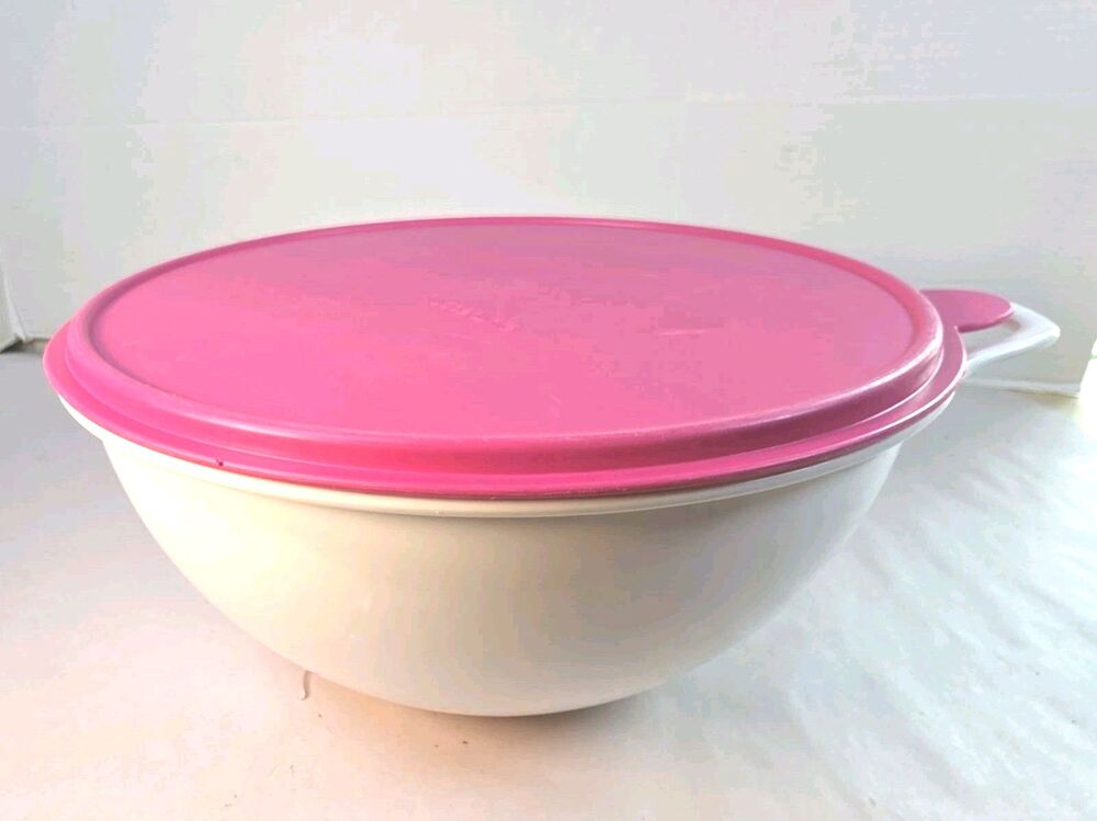 Tupperware Large Thatsa Bowl 32 cups 7.8L, Mixing Bowl, White w/Pink Lid